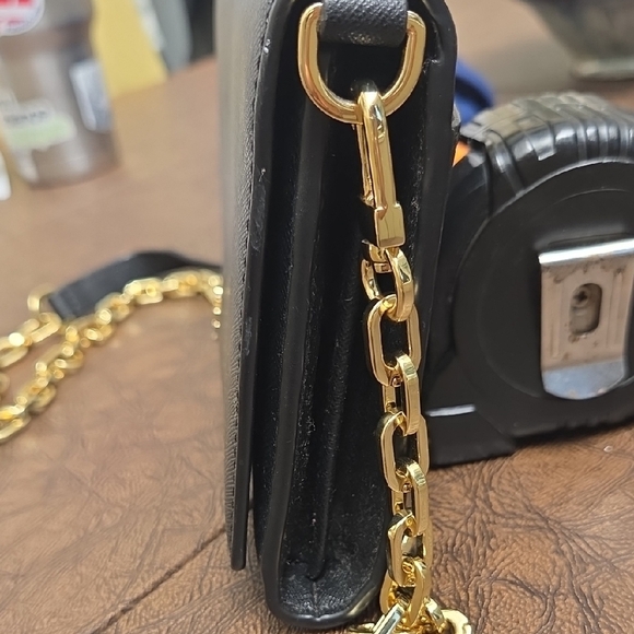 Tory Burch Black and Gold Crossbody Bag with Chain Details Card Slots!!! Chic. - Picture 9 of 14